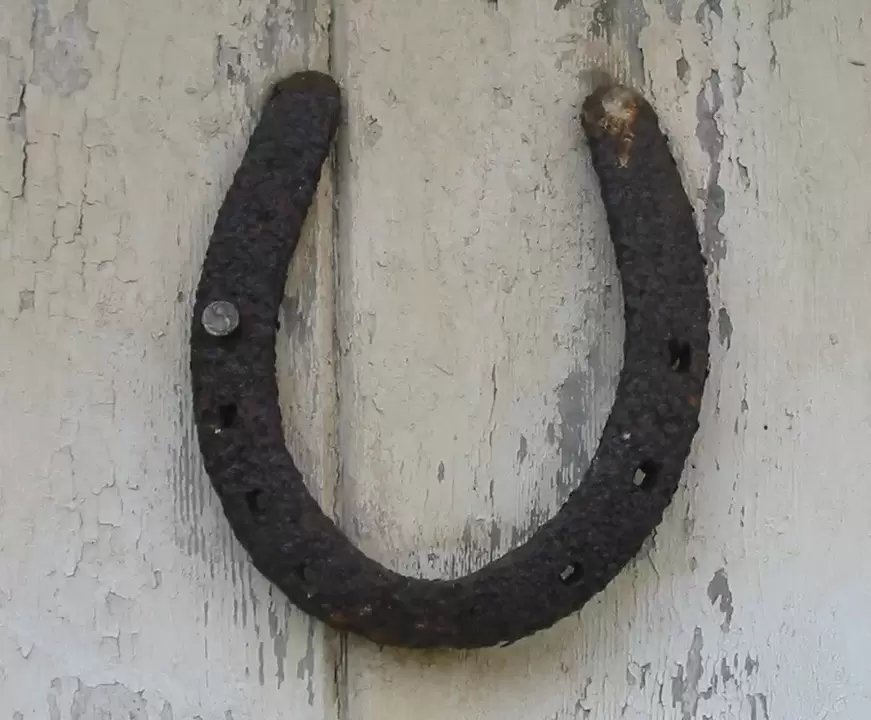 uğurlar amulet - at nalı